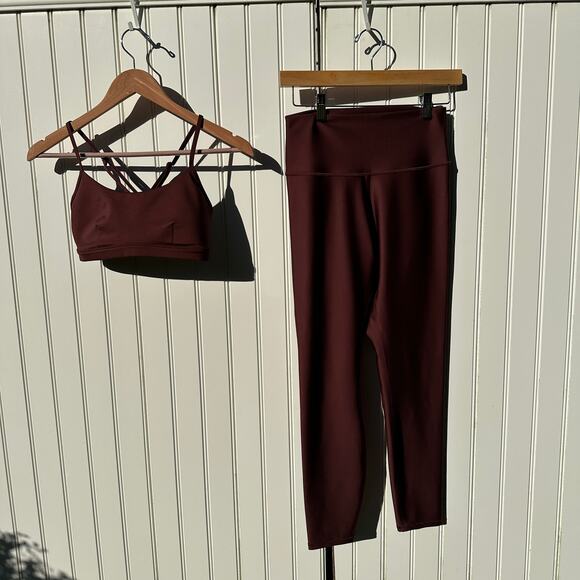 ALO Yoga Cherry cola leggings airlift - Picture 2 of 16